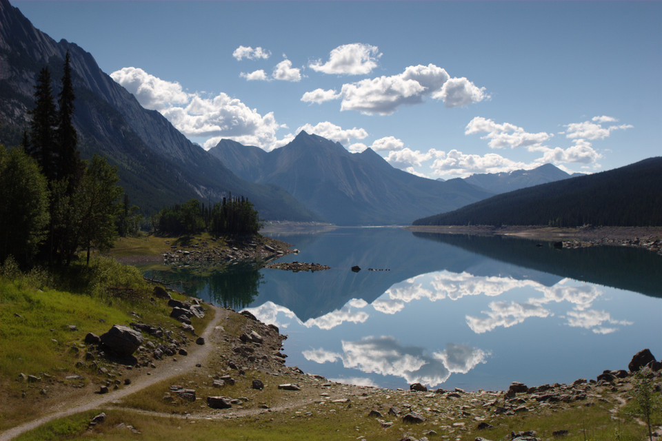 Path to Medicine Lake